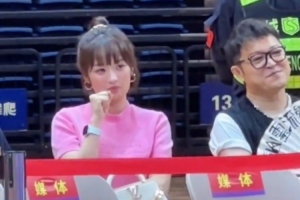 杨瀚森带女友回到青岛 亮相某球迷见面会