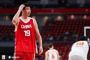 媒体人：明天可尝试用徐昕 对方内线高柏凯活动区域只在油漆区